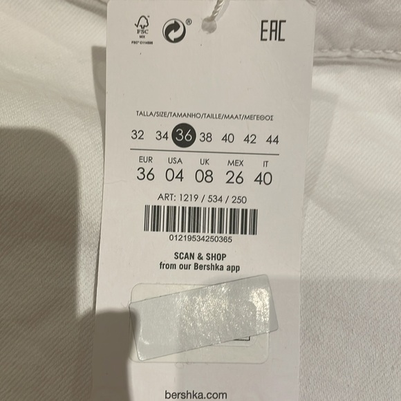 BNWT Bershka white denim mini skirt 🇬🇧 - Picture 5 of 5